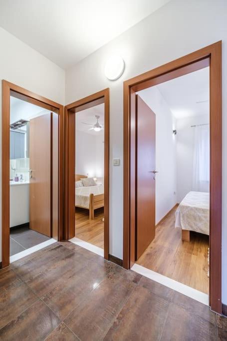 Peters Apartment スティヴァン エクステリア 写真