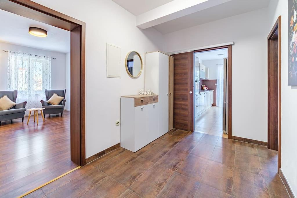 Peters Apartment スティヴァン エクステリア 写真