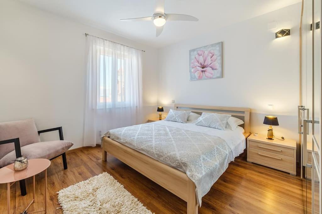 Peters Apartment スティヴァン エクステリア 写真